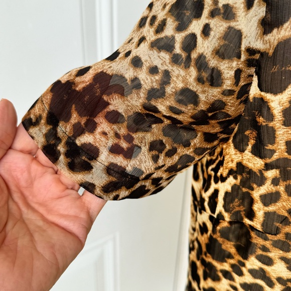 KUT FROM THE KLOTH. Animal Print, Sheer top. Embellishing on front hem. … - Picture 5 of 12